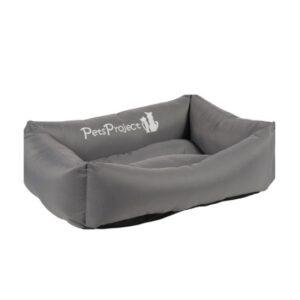 מיטה אפורה נגד מים