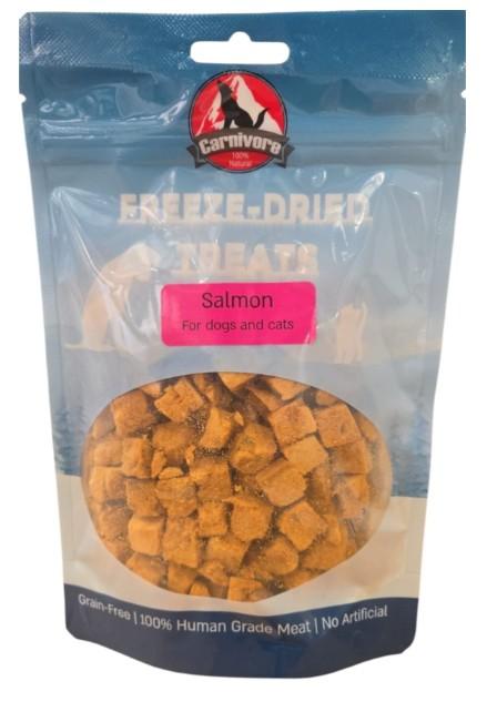 קוביות סלמון מיובשות חטיף טבעי בהקפאה 40 גרם קרניבור